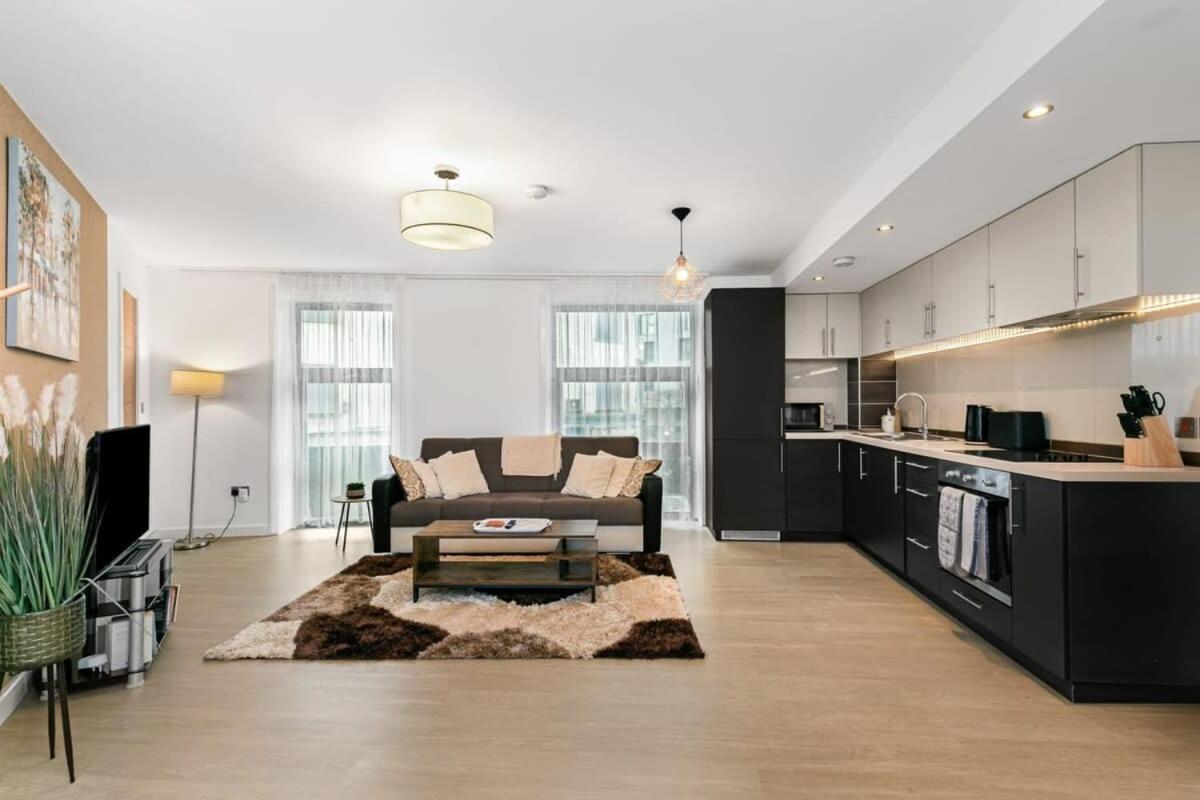 Modern 1 Bedroom Apartment In Woking Town Centre Exteriör bild
