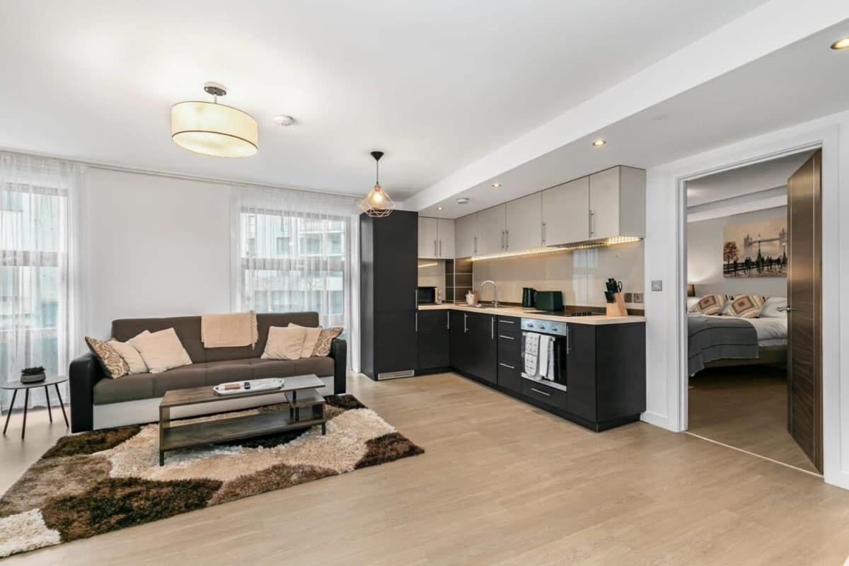 Modern 1 Bedroom Apartment In Woking Town Centre Exteriör bild